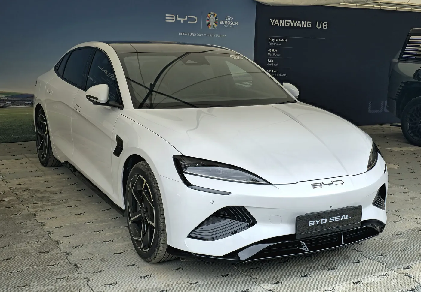 BYD Seal vs Tesla Model 3 Highland, 2026 comparison