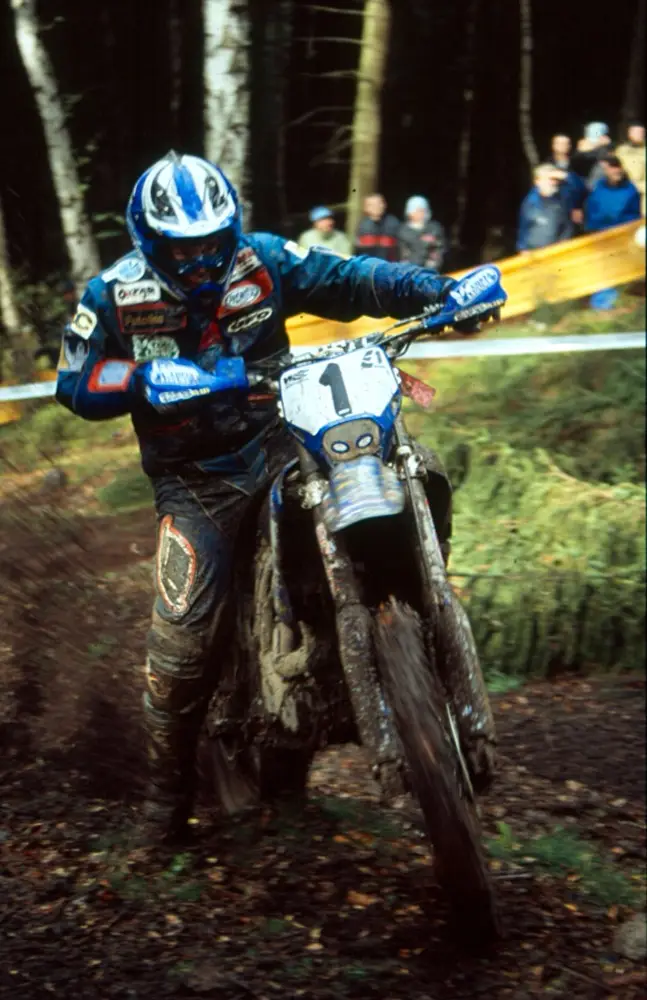 KTM 500 EXC-F en course, référence de l’enduro 4 temps de compétition