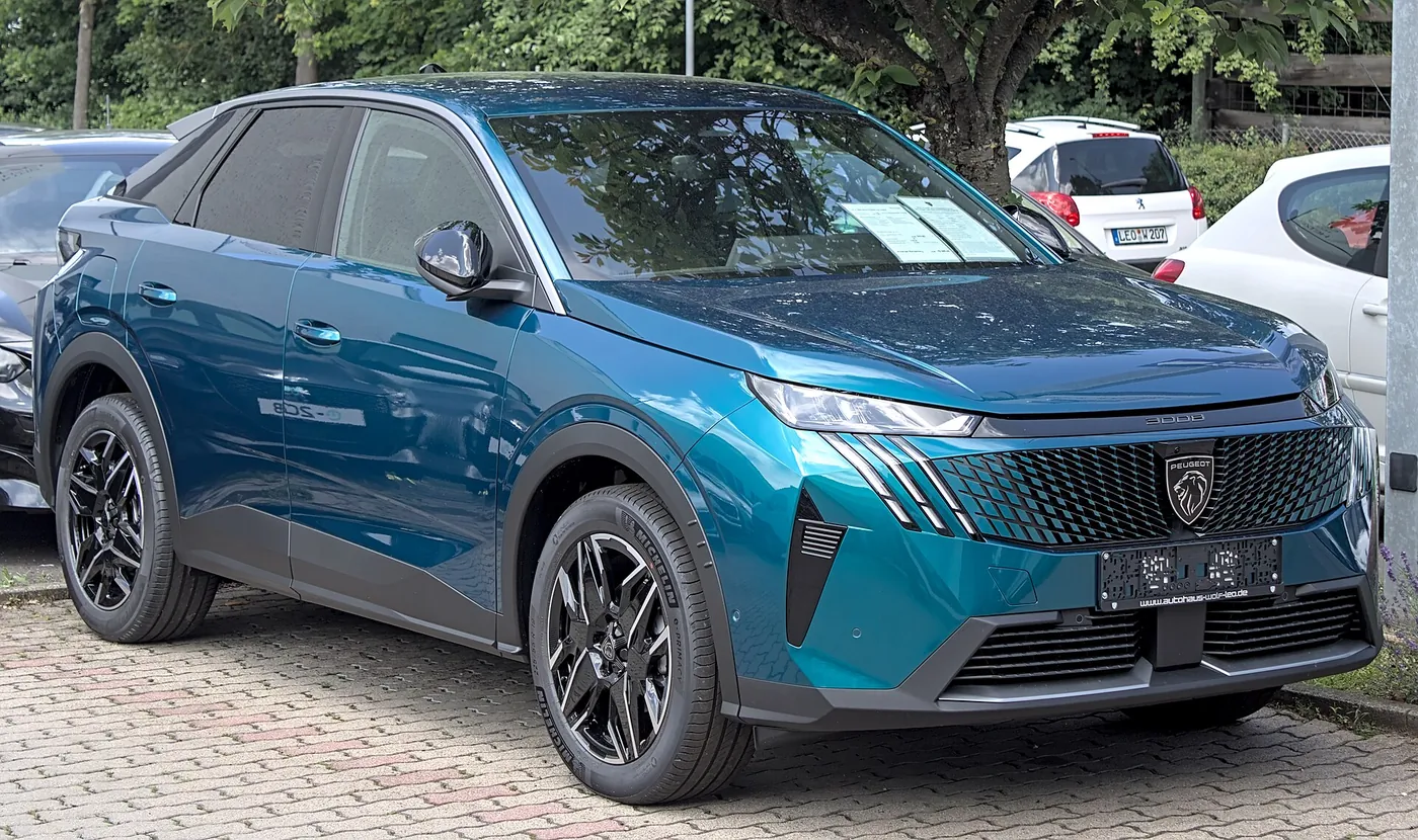 Peugeot 3008 face à Peugeot 5008, comparatif des SUV familiaux 2026