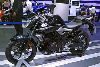Honda CB500 Hornet face à Yamaha MT-03